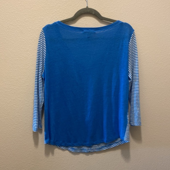 Sea Of Crete 3/4-Sleeve High-Low Linen Top in blue and white - Picture 5 of 5